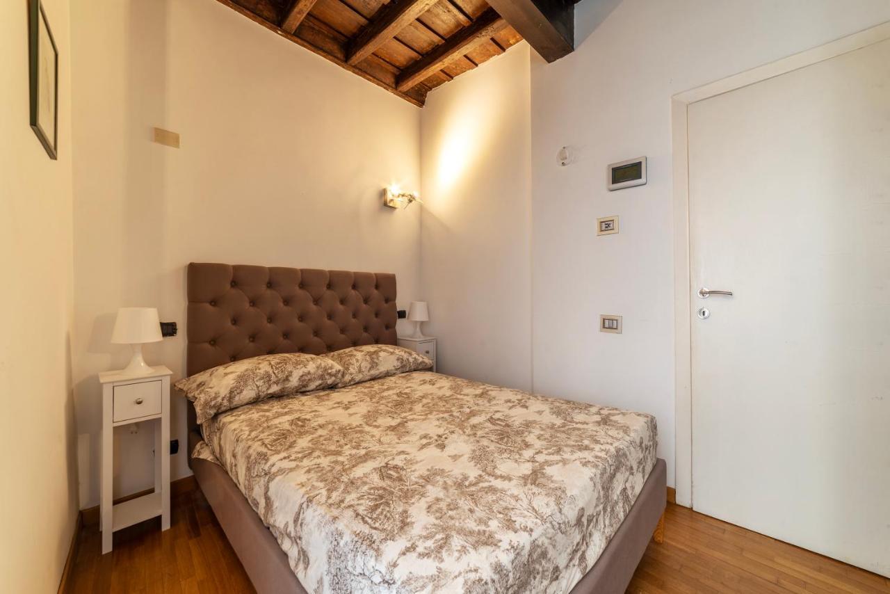 Piazza Di Spagna Classy Apartment โรม ภายนอก รูปภาพ